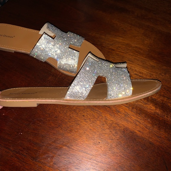 Flats - Picture 3 of 3